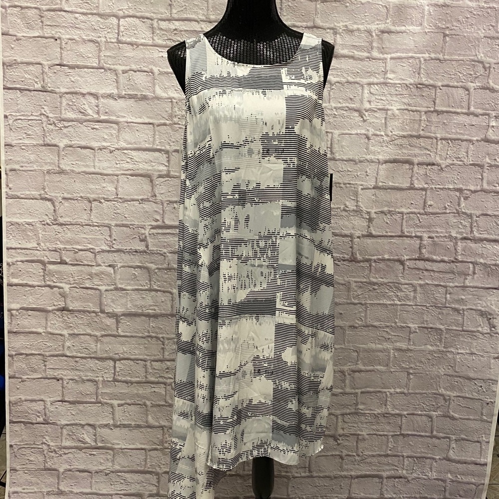 ALFANI BLACK & WHITE PLUS SIZE HIGH LOW